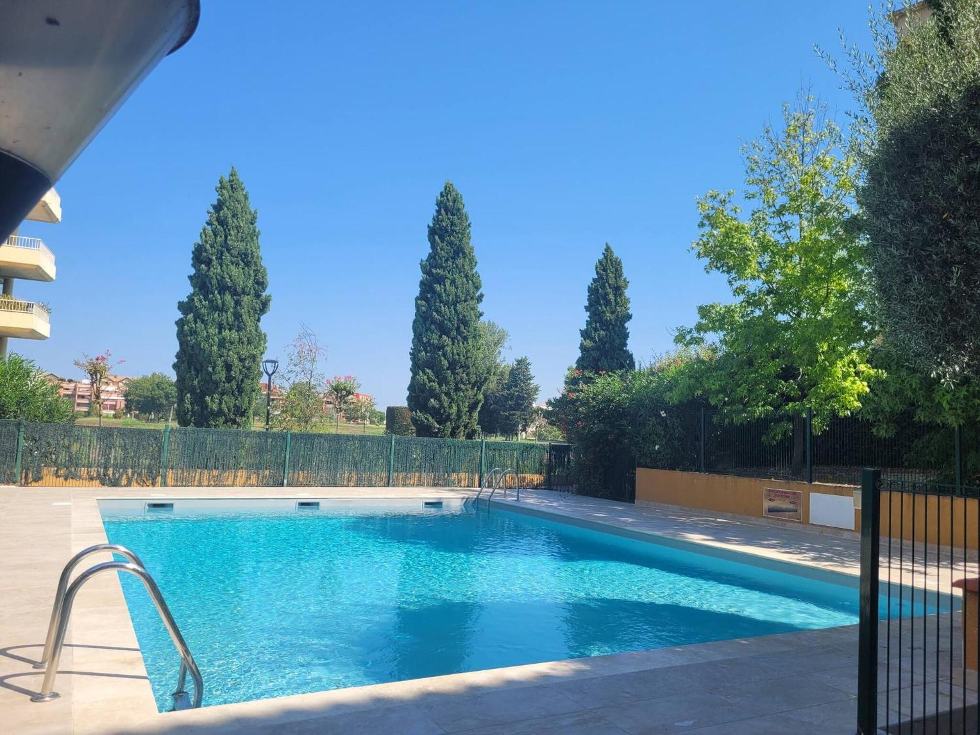 Apartamento Le Jardin D'Hugo Lattes Exterior foto